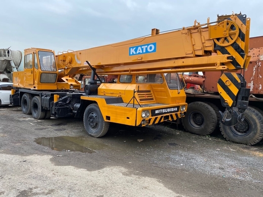 Kato 25 Tonnen Gebrauchtkran in gutem Zustand mit 25 Tonnen Betriebsgewicht und 25000 KG Maschinengewicht