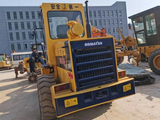 Komatsu WA100 Gebraucht-Ladegerät in gutem Zustand in Maschinenwerkstätten