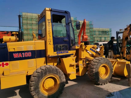 Komatsu WA100 Gebraucht-Ladegerät in gutem Zustand in Maschinenwerkstätten
