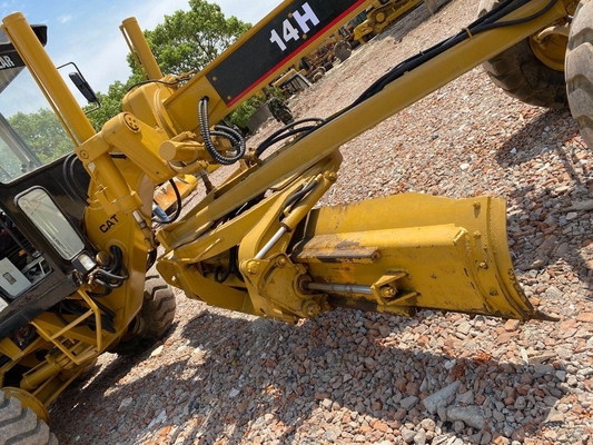 Japan Original Gebraucht Caterpillar 14H Motor Grader mit Straßenreifen und Frontlader in Japan