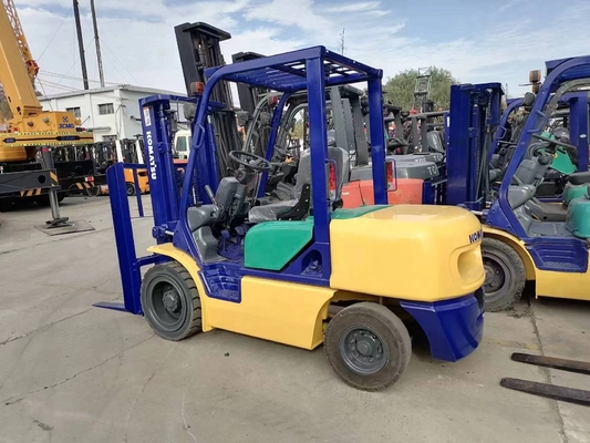 Gebrauchtes Komatsu FD30 Kleines Gabelstapler 3TON aus Japan Ausgezeichnete Arbeitsbedingungen