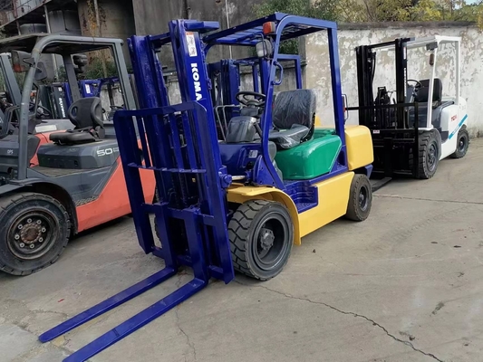 Gebrauchtes Komatsu FD30 Kleines Gabelstapler 3TON aus Japan Ausgezeichnete Arbeitsbedingungen