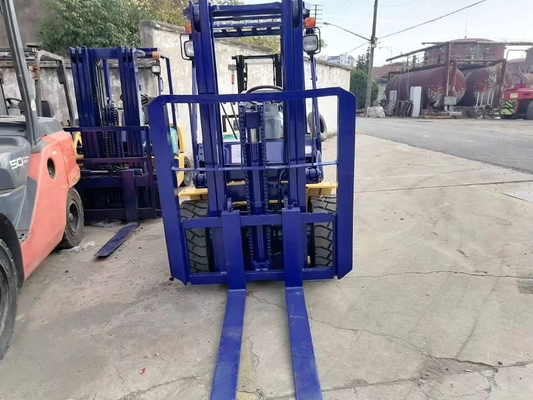 Gebrauchtes Komatsu FD30 Kleines Gabelstapler 3TON aus Japan Ausgezeichnete Arbeitsbedingungen