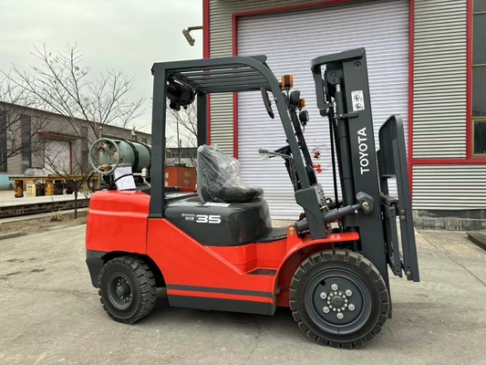 Gebraucht 3,5 Tonnen 3 Tonnen Dieselmotor Gabelstapler TOYOTA 35 30 für das Heben von Lagercontainern