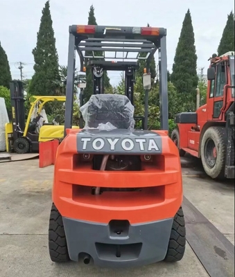 Gebraucht 3,5 Tonnen 3 Tonnen Dieselmotor Gabelstapler TOYOTA 35 30 für das Heben von Lagercontainern