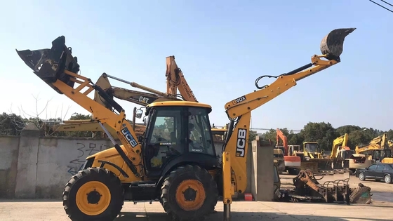 Erschwingliche JCB 4CX-Backhoe-Lader aus Japan mit guter Eimerkapazität