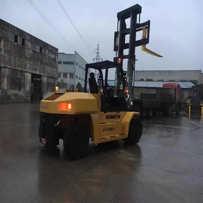 Einfache Bedienung Gebraucht KOMATSU Gabelstapler in Originalfarbe für unvergleichliche Kostenleistung