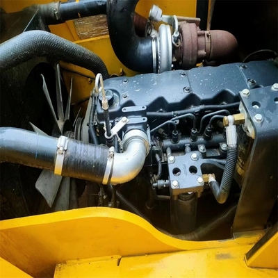 Einfache Bedienung Gebraucht KOMATSU Gabelstapler in Originalfarbe für unvergleichliche Kostenleistung