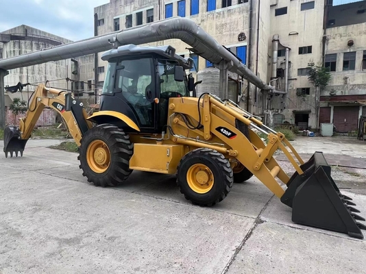 Gebrauchtes Original Lackier Diesel-Lader Caterpillar 420F mit 2017 Nabtesco Hydraulikventil