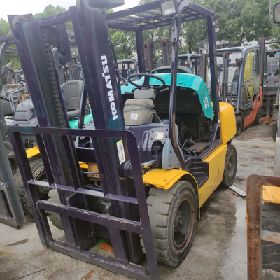 3000 KG Gewicht KOMATSU FD30 3 TON Palettenheber für Lagercontainer