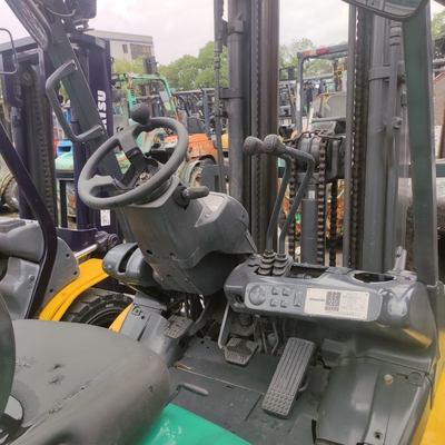 3000 KG Gewicht KOMATSU FD30 3 TON Palettenheber für Lagercontainer
