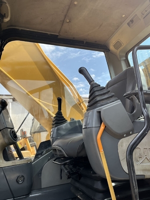 330D2L Gebrauchtbagger CAT 330D2L mit 20000 KG Maschinengewicht