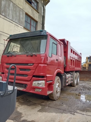 Gebrauchtes Müllwagen HOWO 375 mit Originalfarbe und EPA-Motor aus Japan im Restaurant