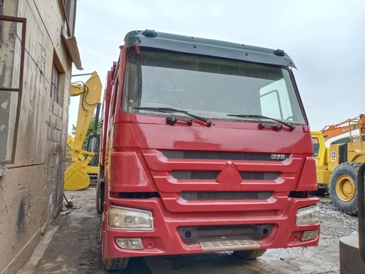 Gebrauchtes Müllwagen HOWO 375 mit Originalfarbe und EPA-Motor aus Japan im Restaurant
