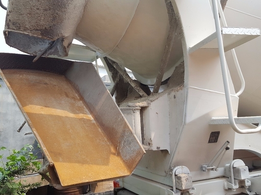 Gebrauchtes Howo 25 Tonnen Betonmischfahrzeug mit 10CBM Kapazität und einzigartiger Verkaufsstelle