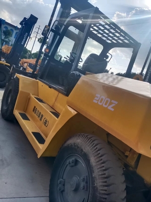 20 Tonnen Diesel-Forklift KOMATSU FD200 für den Containerumschlag in Baustoffwerkstätten