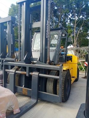 20 Tonnen Diesel-Forklift KOMATSU FD200 für den Containerumschlag in Baustoffwerkstätten
