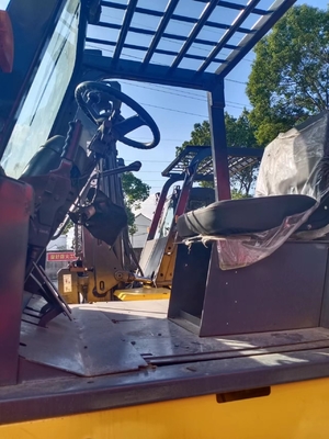 20 Tonnen Diesel-Forklift KOMATSU FD200 für den Containerumschlag in Baustoffwerkstätten