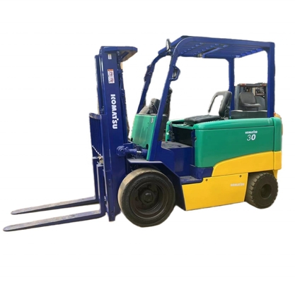 Beförderung von Containern KOMATSU FD30 3 Tonnen Diesel Mini-Duty Gabelstapler mit hydraulischem System