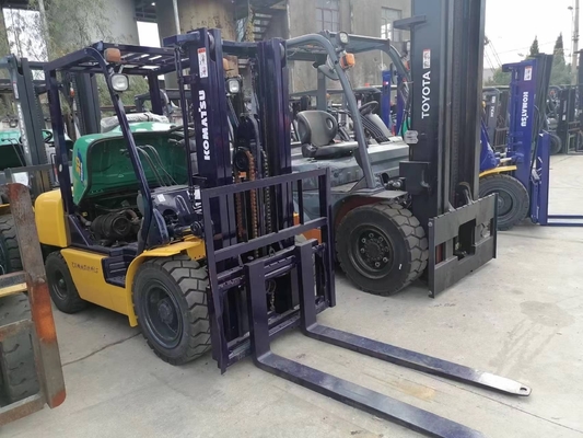 KOMATSU FD30 3 Tonnen Diesel-Mini-Forklift-Lkw für den Umgang mit Schwerlastcontainern
