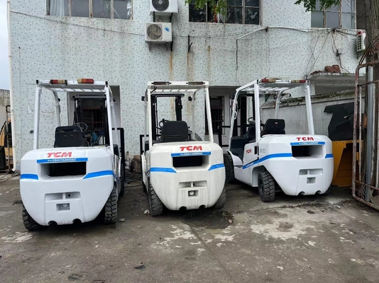 Sicheres Gebrauchtes TCM 3 Tonnen 3,5 Tonnen Diesel Gabelstapler mit ISUZU YANMAR MISUBISHI Motor FD30