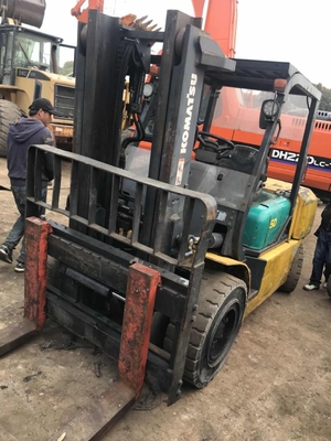 5 Tonnen Diesel-Mini-Forklift KOMATSU FD50 Containerheber für Produktionsanlagen