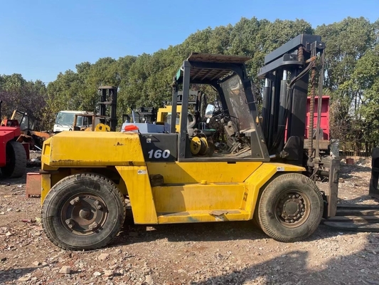 Schwermaschinen KOMATSU Gabelstapler FD160 mit 16 Tonnen Kapazität in ausgezeichnetem Betriebszustand