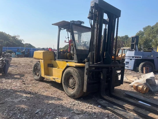 Schwermaschinen KOMATSU Gabelstapler FD160 mit 16 Tonnen Kapazität in ausgezeichnetem Betriebszustand