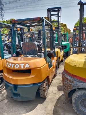 TOYOTA FD25 Gabelstapler Diesel Palettenheber für Lebensmittel und Getränke innerhalb Ihres Budgets