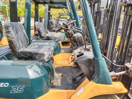 TOYOTA FD25 Gabelstapler Diesel Palettenheber für Lebensmittel und Getränke innerhalb Ihres Budgets