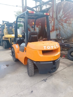 Ausgezeichnete Arbeitsbedingungen 3 Tonnen Toyota FD30 Mini Gabelstapler für schwere Geräte