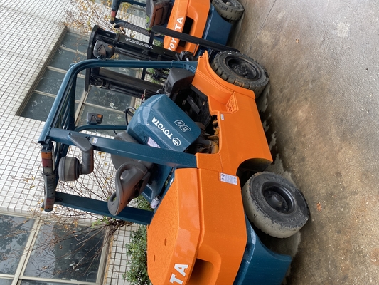 Japan TOYOTA FD30 Diesel Gabelstapler 3 Tonnen Palettenheber mit geringer Arbeitszeit