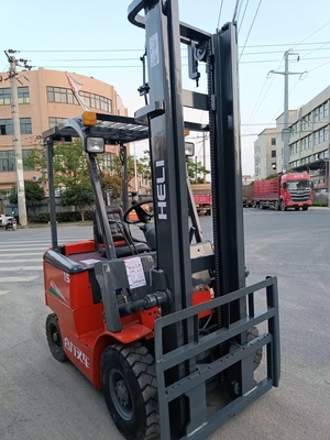 Gebrauchtes HELI A15 Diesel-Palettenheber mit guter Leistung und Gewicht KG 1500 KG