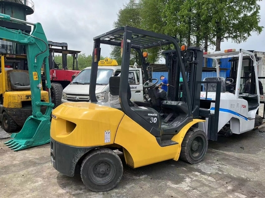 Gebrauchtes KOMATSU FD30 Gabelstapler-Container-Palettenhebefahrzeug in gutem Zustand im Jahr 2023