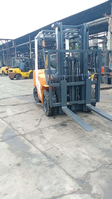 6 Tonnen Original-Diesel-Forklift TCM 3 Tonnen gebrauchtes Gabelstapler für ein reibungsloses Manövrieren