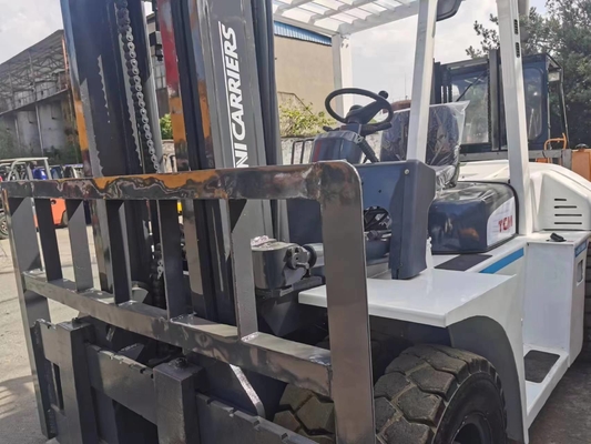 Gebraucht TCM 6 Tonnen Gabelstapler mit gutem Zustand und 127 kW Motor aus Japan