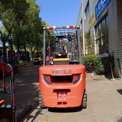 3 Tonnen Forklift FD30 mit 3 Masten Automatisch/manuell Japan Helikopter in ausgezeichnetem Zustand