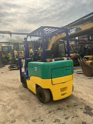 Niedrige Arbeitszeiten und guter Zustand Komatsu 3T Gabelstapler FD30 für Bauarbeiten
