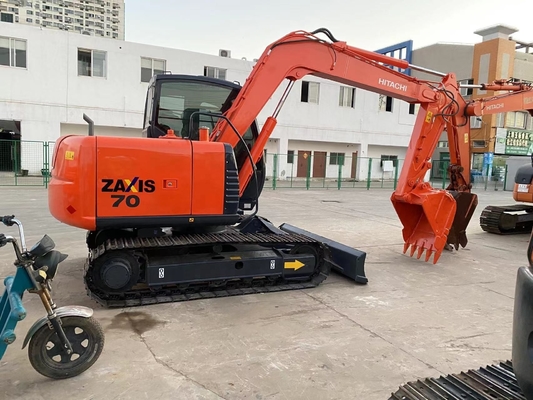 Hitachi ZX70 Gebrauchtbagger mit geringer Arbeitszeit und guter Leistung