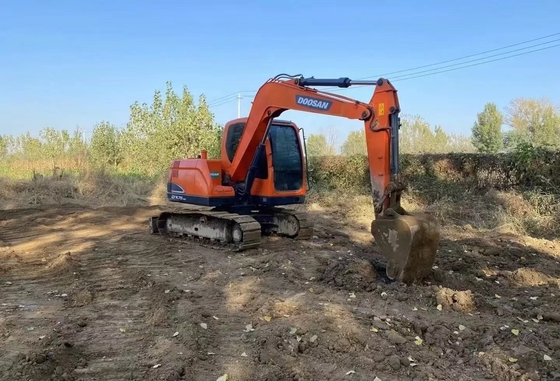 Doosan DX75 Gebrauchtbagger mit Originalfarbe und hoher Betriebseffizienz in Japan