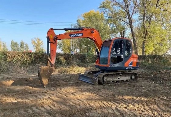 Doosan DX75 Gebrauchtbagger mit Originalfarbe und hoher Betriebseffizienz in Japan