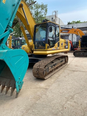 Gut gepflegte KOMATSU PC240 Gebrauchtbagger mit geringer Arbeitszeit und 135 kW Leistung
