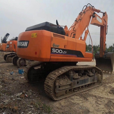 Gebrauchtes DOOSAN 500LCV Bagger in gutem Zustand mit erschwinglicher und hydraulischer Pumpe