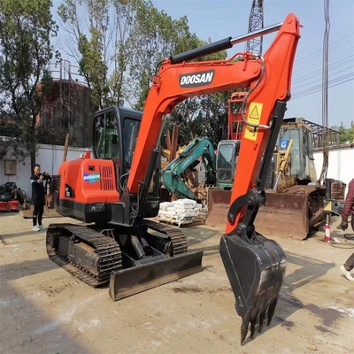Billig gebraucht Doosan Dx60 6 Tonnen Crawlerl Bagger in Shanghai in ausgezeichnetem Zustand