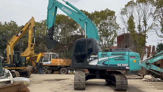 Gebrauchte KOBELCO SK200 Bagger mit 1,1 m3 Eimerkapazität und 20000 KG Gewicht in Shanghai