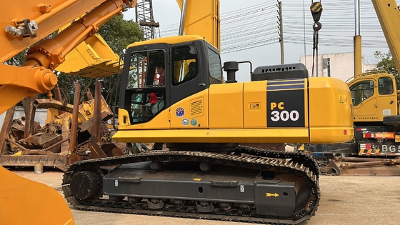 Japan Original Komatsu PC300 Gebraucht Crawler Bagger mit 30000 KG Maschinengewicht
