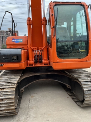 Gebrauchtes Doosan 140LC Crawler Bagger mit geringer Arbeitszeit in perfektem Zustand