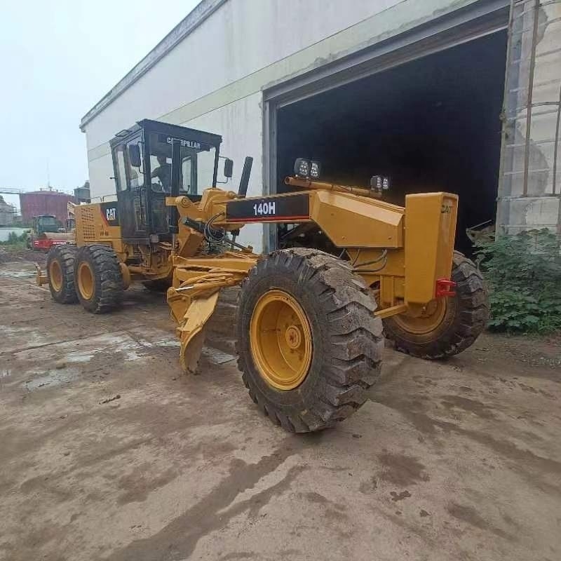 Gebrauchtes CAT140H Motor-Graders mit Straßenreifen und Cummins Motor in gutem Zustand