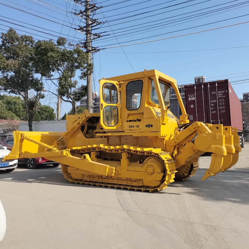 Gebrauchtes Komatsu D85 Bulldozer mit Maschinengewicht von 20000 KG in gutem Zustand