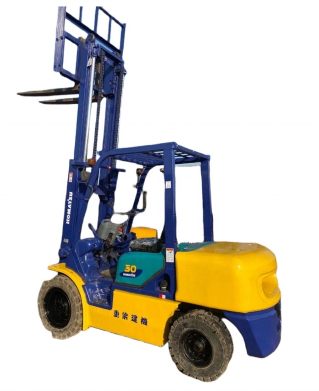 KOMATSU FD30 3 Tonnen Diesel-Mini-Forklift-Lkw für den Umgang mit Schwerlastcontainern